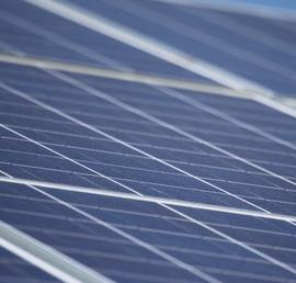 Solardach: Sunways könnte von LDK übernommen werden (Foto: pixelio.de, K. Bouda)