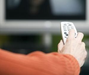 Erhöhter TV-Konsum macht träge (Foto: pixelio.de, Rolf van Melis)