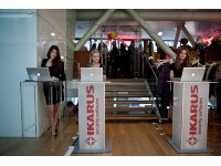 IKARUS 25 Jahre Motto am Fluss