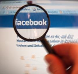 Facebook: Neue Servicekanäle geraten in den Fokus (Foto: pixelio.de, A. Klaus)