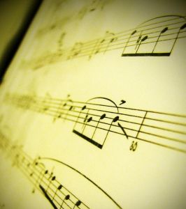 Musik: Verleiht Werbung die emotionale Note (Foto: flickr.com, Theoddnote) Musik: Verleiht Werbung die emotionale Note (Foto: flickr.com, Theoddnote)