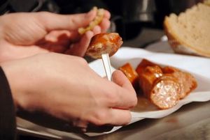 Wurst: Der Snack zwischendurch ist problematisch (Foto: aboutpixel.de/maçka)