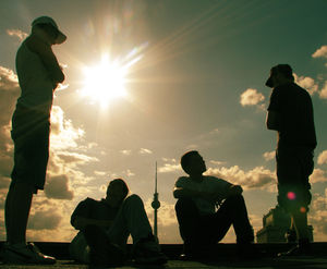 Freunde am Foto: App liefert Schlagworte (Foto: aboutpixel.de, Christian Wöller)