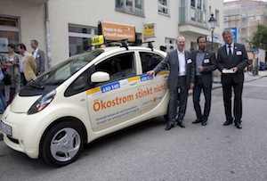 Elektrotaxi: Umweltfreundlicher i-MiEV in München  (Foto: IsarFunk)