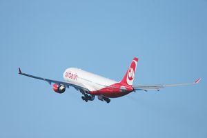 Flugzeug: Passagieraufkommen gestiegen (Air Berlin)