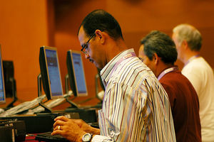 User: Immer länger online (Foto: flickr.com, flyingreporters)