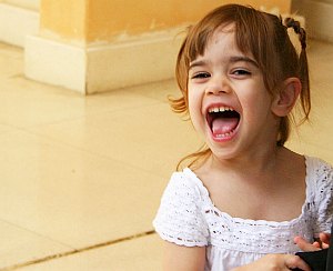 Kinderlachen: Bei Depression selten, sagen Forscher (Foto: FlickrCC/TreeNetra)