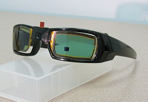 Sonnenbrille: Fleck am LCD als Blendschutz (Foto: Dynamic Eye/Uni Buffalo)