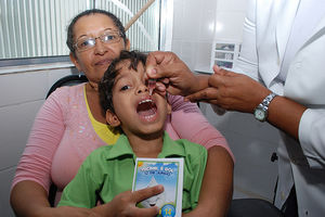 Kind bei Polioimpfung: Erkrankungen in 4 Ländern (Foto: FlickrCC/imprensalauro) Kind bei Polioimpfung: Erkrankungen in 4 Ländern (Foto: FlickrCC/imprensalauro)