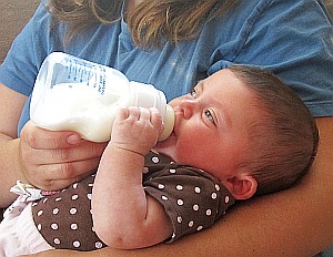 Säugling: Allergen-Kontakt ist besser als Vermeiden (Foto: FlickrCC/Bradleyolin)