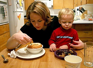 Mutter: Enorme, meist unterschätzte Arbeitsleistung (Foto: FlickrCC/Makele)
