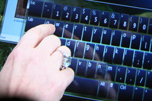 Touchscreen-Tastatur: IBM reicht Patent ein (Foto: FlickrCC/Michael Dunn)