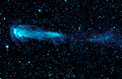Mira: Schweif erinnert an einen Kometen (Foto: NASA)