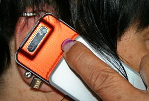 Handy: Orange in der Schweiz vor Verkauf (pixelio.de/Grey59) Handy: Orange in der Schweiz vor Verkauf (pixelio.de/Grey59)