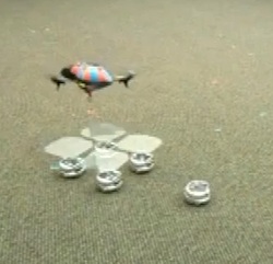 Roboter: Formieren Landebasis für Quadrocopter (Foto: GRITS/Screenshot) Roboter: Formieren Landebasis für Quadrocopter (Foto: GRITS/Screenshot)