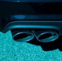 Auspuff: US-Autos müssen sparsamer werden (Foto: pixelio.de/gräbner)