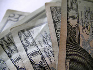 Geld: Wohlhabende im Internet aktiver (Foto: flickr.com, Sh4rp_i)