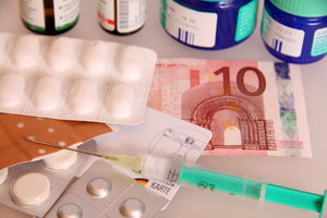 Medikamente: Senkung des Zwangsrabatts gefordert (Foto: pixelio.de/T. Siepmann)