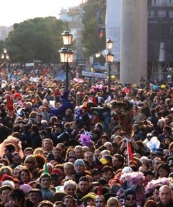 Menschenmassen: Software sucht nach Bewegungsmustern (Foto: FlickrCC/mararie)