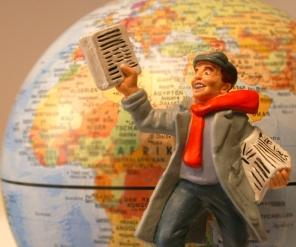 Journalist: Uni erleichtert Arbeit (Foto: pixelio.de, Stephanie Hofschlaeger)