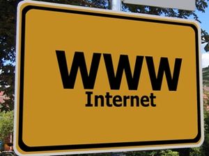 Internet-Tafel: 73 Prozent der Deutschen im Netz (Foto: pixelio.de/Gerd Altmann)