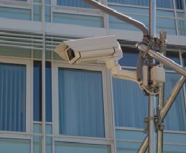 Kamera: Überwacht bald auch Studenten-WGs (Foto: pixelio.de, er)