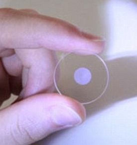 Glas-Disk: Datenträger mit extremer Langlebigkeit (Foto: Uni Southampton)