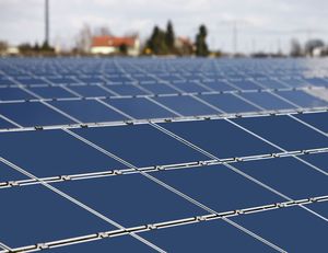 Photovoltaik: Solar Millennium ändert Strategie (Foto: pixelio.de/berlin-pics)