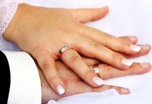 Ehe: Partner nehmen schlechte Gewohnheiten an (Foto: pixelio.de/ Photomania)