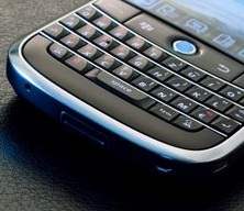 BlackBerry: Politik fordert mehr Zugriff auf Netze (Foto: pixelio.de/Grabscheit)