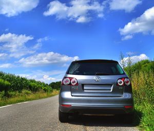 Auto: Sixt punktet im ersten Halbjahr (Foto: pixelio.de/Andreas Hermsdorf)