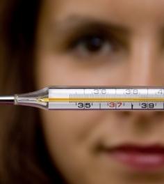 Thermometer: Schweinegrippe löst Narkolepsie aus (Foto: pixelio.de, A. Morlok)