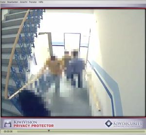 Gebäudeüberwachung mit KiwiVision Privacy Protector(TM) (Foto: eGAV)