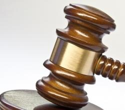 Gericht: Probleme mit Filesharing (Foto: pixelio.de, Thorben Wengert) 