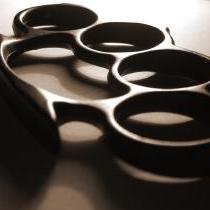 Schlagring: Gene bestimmen Aggressivität (Foto: pixelio.de, Ich)