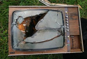 Kaputter Fernseher: Ära geht zu Ende (Foto: flickr, schmilblick)