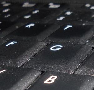 Tastatur: Kriminelle wollen Windows hacken (Foto: pixelio.de, Franziska)
