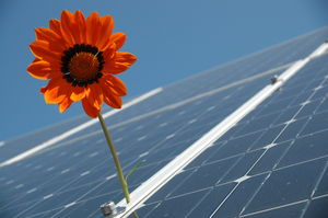 Solardach: Erneuerbare Energie setzt sich durch (Foto: pixelio.de/K.-U.Gerhardt)