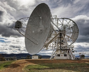 Unendliche Weiten: Radioteleskope vermessen das Universum (Foto: theskynet.org)