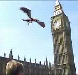 Aurasma: Lässt einen Drachen um den Big Ben kreisen (Foto: aurasma.com)