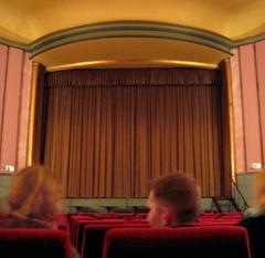 Kinosaal: 3D-Spots interessant, aber nicht notwendig (Foto: pixelio.de, Vogel) Kinosaal: 3D-Spots interessant, aber nicht notwendig (Foto: pixelio.de, Vogel)