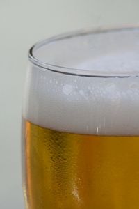 Kühles Blondes: Bier-Fans wollen Unterhaltung (Foto: pixelio.de, G. Havlena)