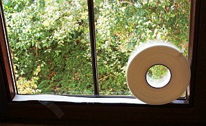 Klebeband: Pilzmittel und Wasserfänger zugleich (Foto: Hohenstein Institute)