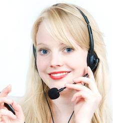 Call-Center-Dame: Digitale Services wichtig (Foto: pixelio.de, liligraphie)