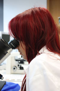 Mikroskop: Mehr Geld für F&E (Foto: pixelio.de/artin Gapa) Mikroskop: Mehr Geld für F&E (Foto: pixelio.de/artin Gapa)