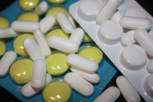 Medikamente: Novartis baut Stellen ab (Foto: pixelio.de/Benjamin Klack)