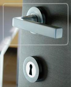 Hightech-Türgriff: Trägt zur Vorbeugung von Krankheiten bei (Foto: reguitti.it) Hightech-Türgriff: Trägt zur Vorbeugung von Krankheiten bei (Foto: reguitti.it)