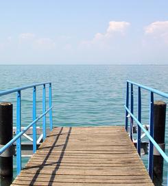 Urlaubsparadies: Viele Touristen geben gerne Geld aus (Foto: pixelio.de, Genter) Urlaubsparadies: Viele Touristen geben gerne Geld aus (Foto: pixelio.de, Genter)