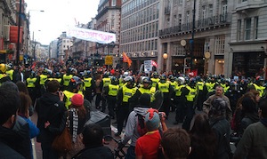 August 2011: Die britische Polizei im Großeinsatz (Foto: flickr.com/madcowk) August 2011: Die britische Polizei im Großeinsatz (Foto: flickr.com/madcowk)