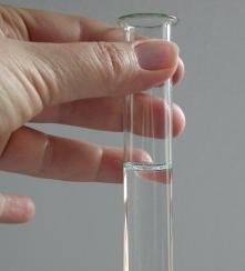Reagenzglas: Entwicklung eines Impfstoffes (Foto: pixelio.de, S. Roßmann)